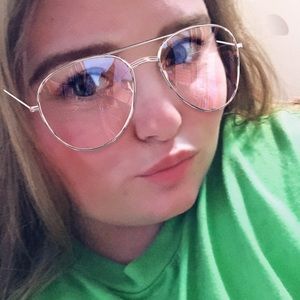 Meet your Posher, Cara